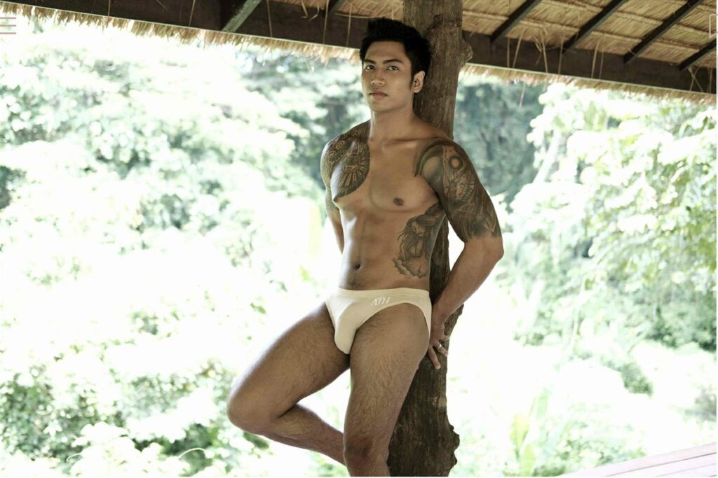 10001287558426522143359918989